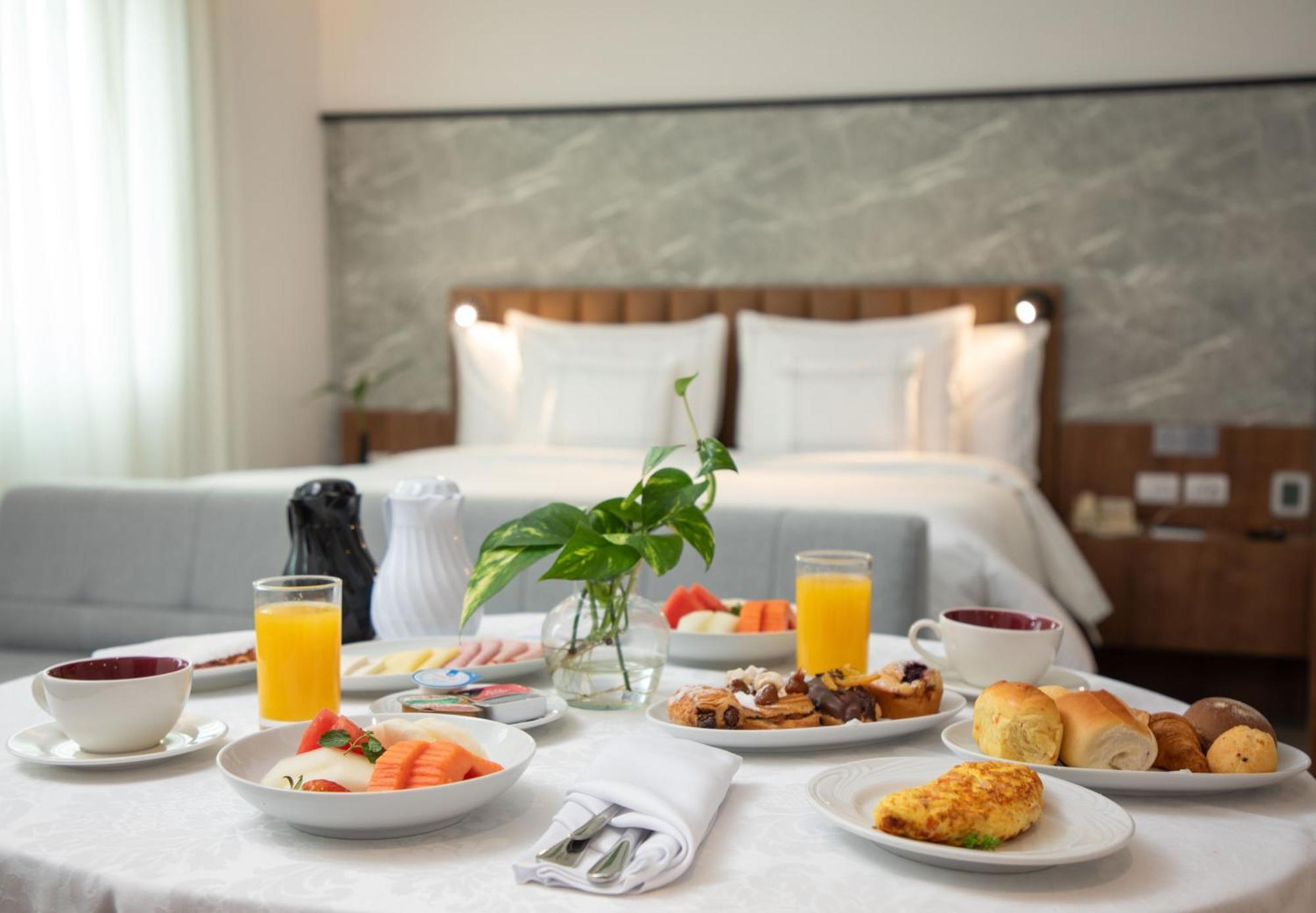 Melia Jardim Europa Hotel São Paulo Ngoại thất bức ảnh A breakfast in bed