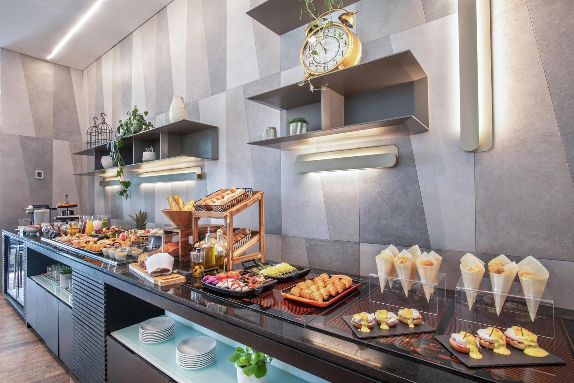 Melia Jardim Europa Hotel São Paulo Ngoại thất bức ảnh A buffet at a hotel